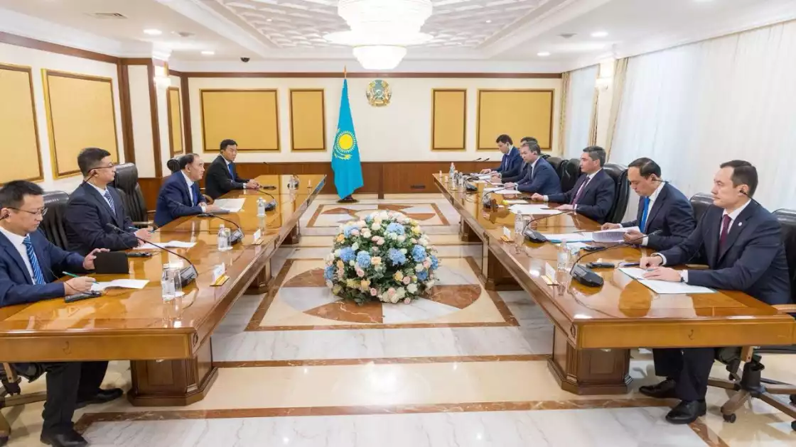 ЖАМБЫЛ ОБЛЫСЫНДА 1,7 МЛРД ДОЛЛАРЛЫҚ ІРІ ЖОБАЛАР ЖҮЗЕГЕ АСПАҚ