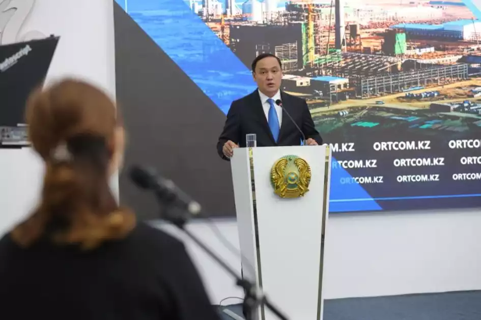 «Әрбір жағдай - бұл статистика емес, баланың тағдыры» - Ербол Қарашөкеев балаларды қорғау жүйесі туралы