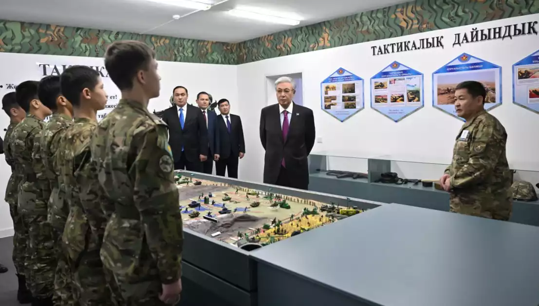 Мемлекет басшысы Тараздағы мамандандырылған әскери мектеп-интернатқа барды