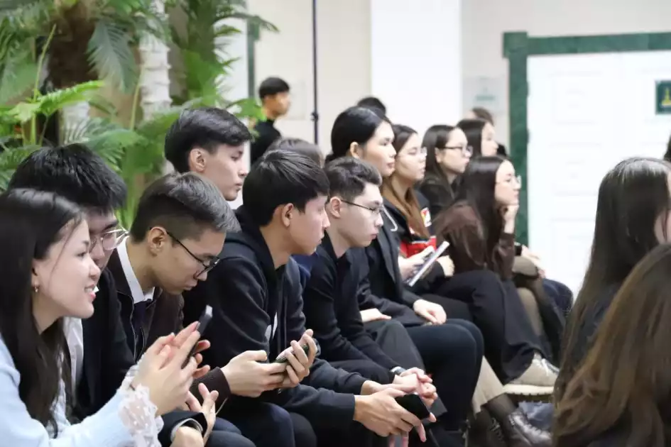 MAQSUT NARIKBAYEV UNIVERSITY СТУДЕНТТІК АССАМБЛЕЯСЫ ЖАҢА КОНСТИТУЦИЯНЫ ҚОЛДАЙДЫ